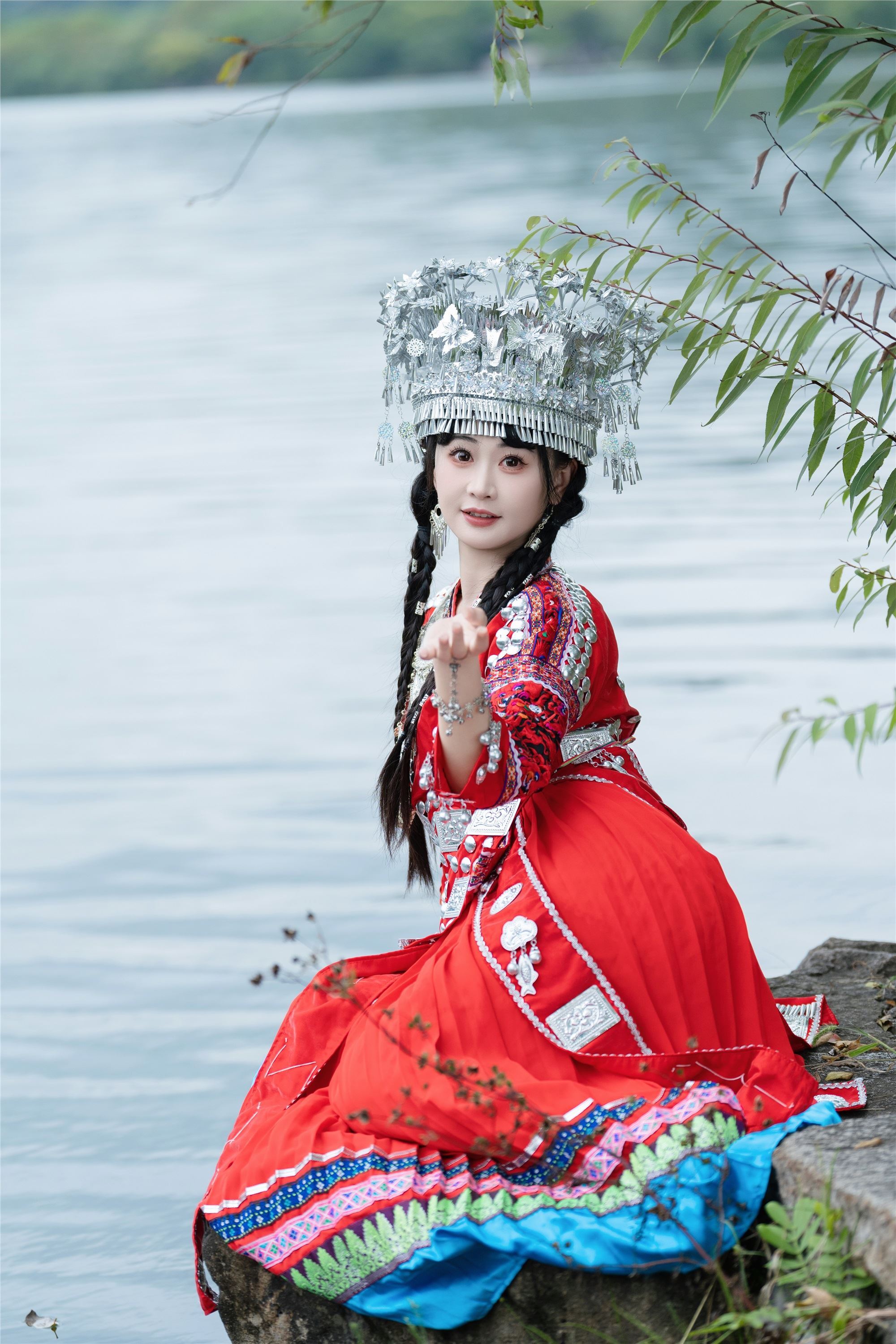 YITUYU艺图语 2025.01.20 可爱的苗疆少女 湫一只岁岁